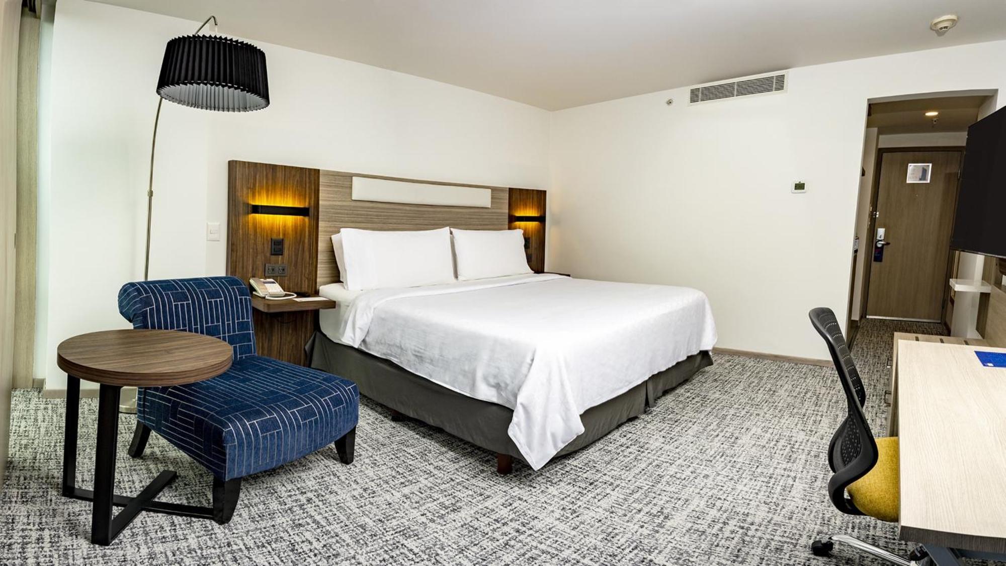 Holiday Inn Express Toluca Galerias Metepec By Ihg Exterior photo